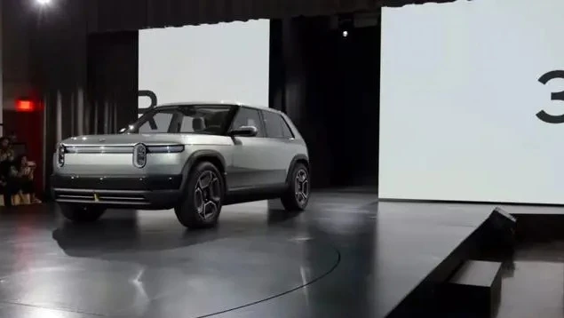 Prices of RIVIAN R3 and R3X